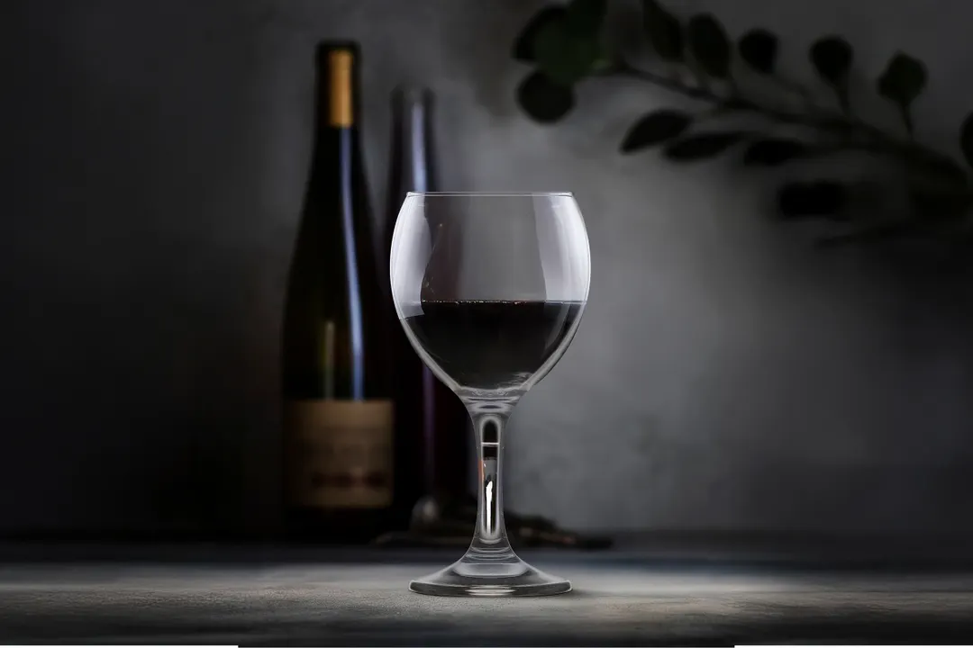 LAV HORECA SOF526 - Sofia Stemmed Wine Glass, 8.75 oz, 6" H, 2.625" Rim, Soda Lime Glass - 12/Case