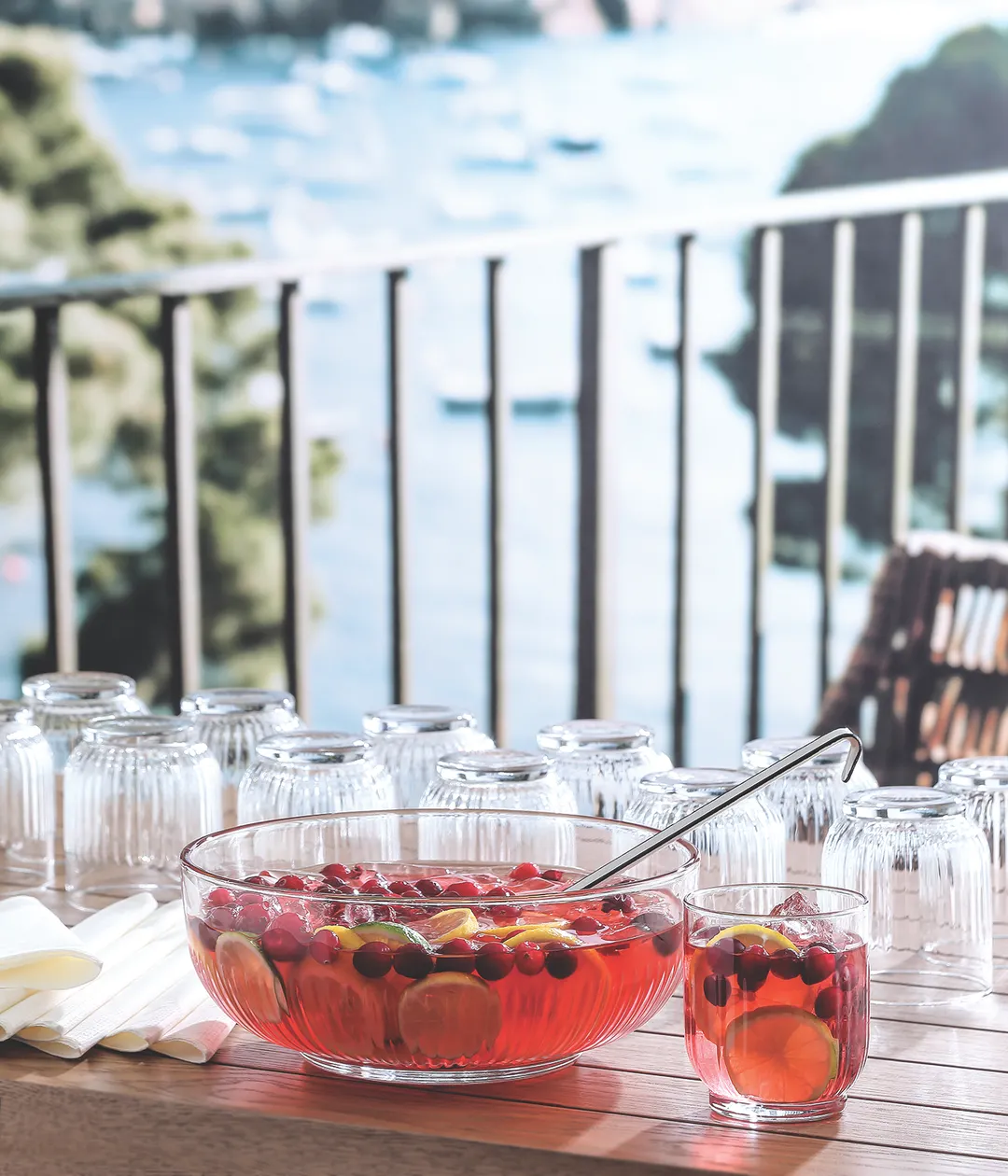 Lav Horeca TOK220 - Clear Round Glass Serving Bowl 5-7" Diameter 50 ¾ oz (1.5 qt) Soda Lime - 2/Case