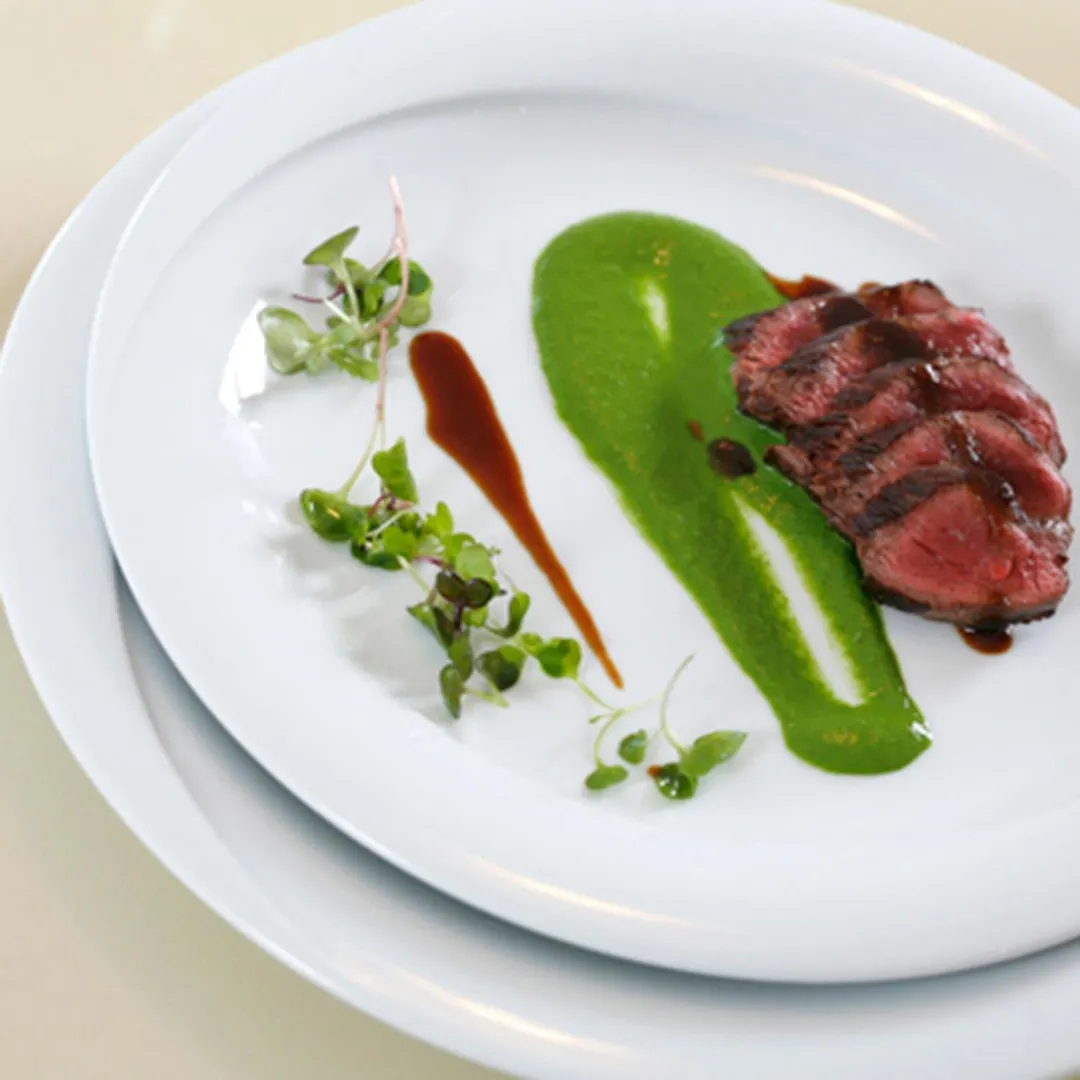 Turgla XT23DU00 X‑Tanbul 9" Round White Porcelain Dinner Plate with Rolled Edge - Individual