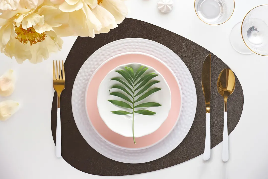 Davanti Frieling Mattola Placemats 80202 - Vinyl Placemat 18.5" x 15.3", Dark Brown, Dishwasher Safe