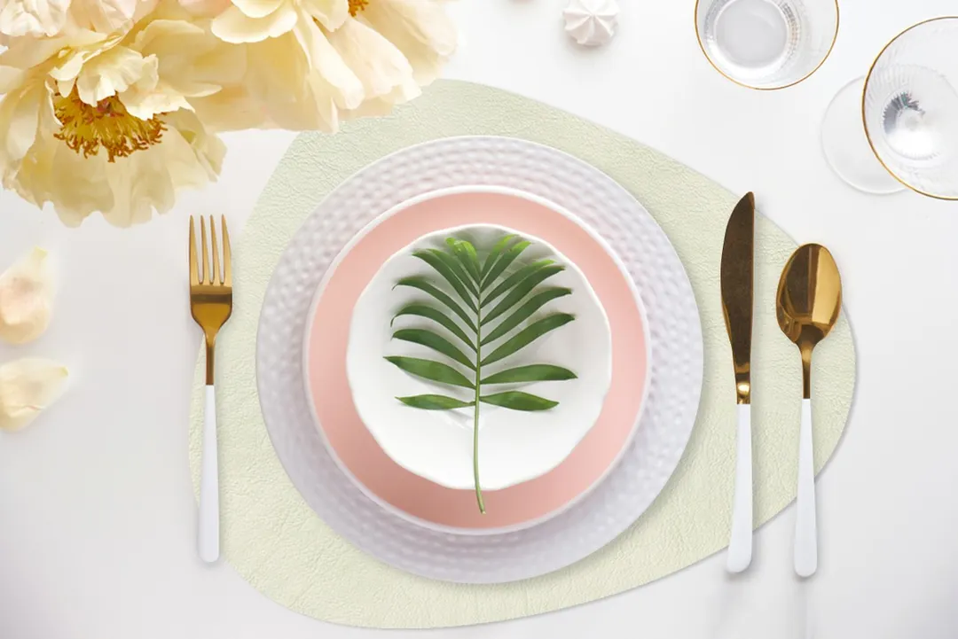 Davanti Frieling Mattola Placemats 80203 - Stone Vinyl Placemat 18.5" x 15.3", Ecru, Dishwasher Safe