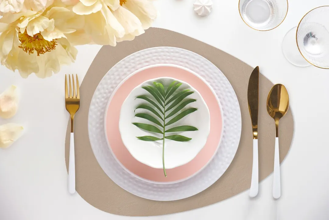 Davanti Frieling Mattola Placemats 80210 - Stone Vinyl Placemat 18.5" x 15.3", Taupe, Anti‑Slip