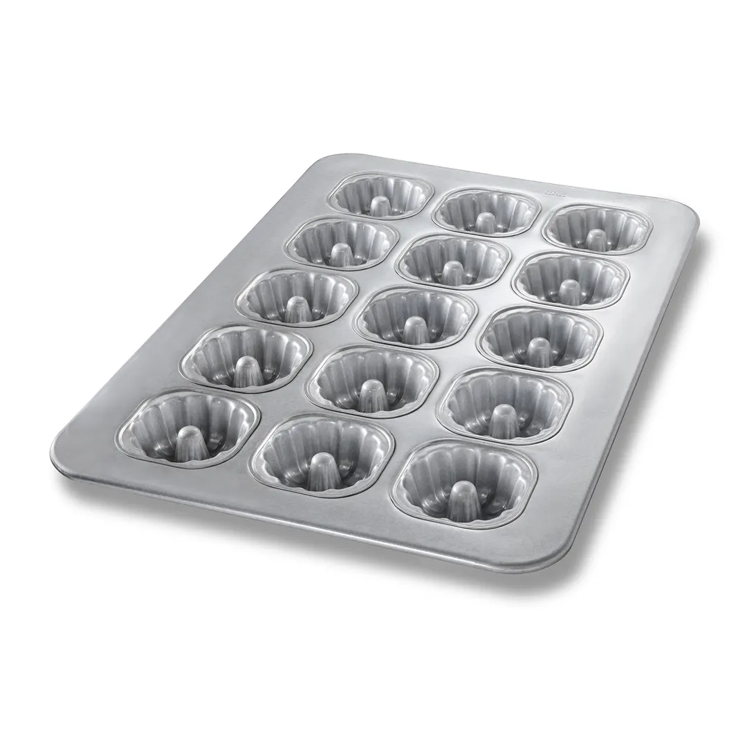 Chicago Metallic Bakeware 43055 Fluted Tube Cake Pan, 17‑7/8" x 25‑7/8", 15 3‑15/16" Cakes, 22‑Gauge Aluminized Steel, AMERICOAT® ePlus Glaze, Non‑PFAS
