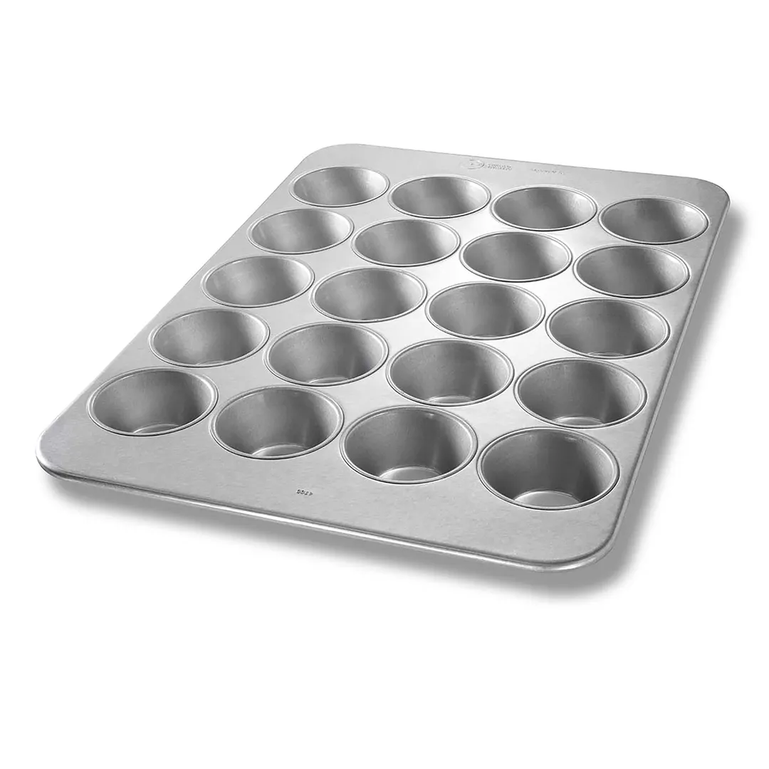 Chicago Metallic Bakeware 44705 - Muffin Pan, 17½" x 25¾", 20 Cup, Steel, AMERICOAT® ePlus Glaze, USA