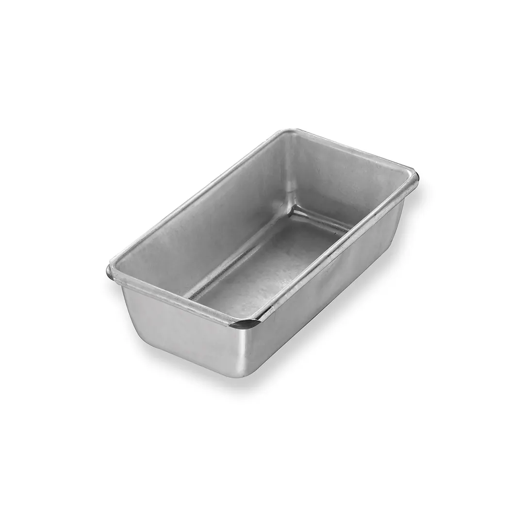 Chicago Metallic Bakeware 45031 Loaf Pan – 7-1/4" x 3-5/8" x 2-1/4", 26 Gauge Aluminized Steel, Non-PFAS
