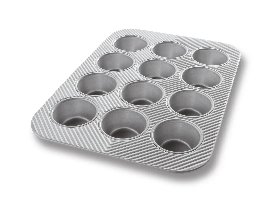Chicago Metallic Bakeware 45125 - Muffin Pan, 11"1/2 x 15-3/4", Steel, Non-PFAS, USA