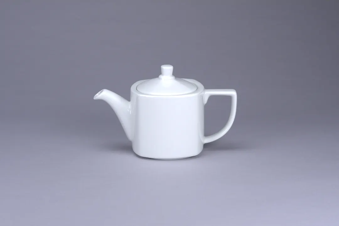 RAK Porcelain PLSKTP40 - 13.6 oz Porcelain Teapot With Lid, 4" L x 4" W - 1/Case