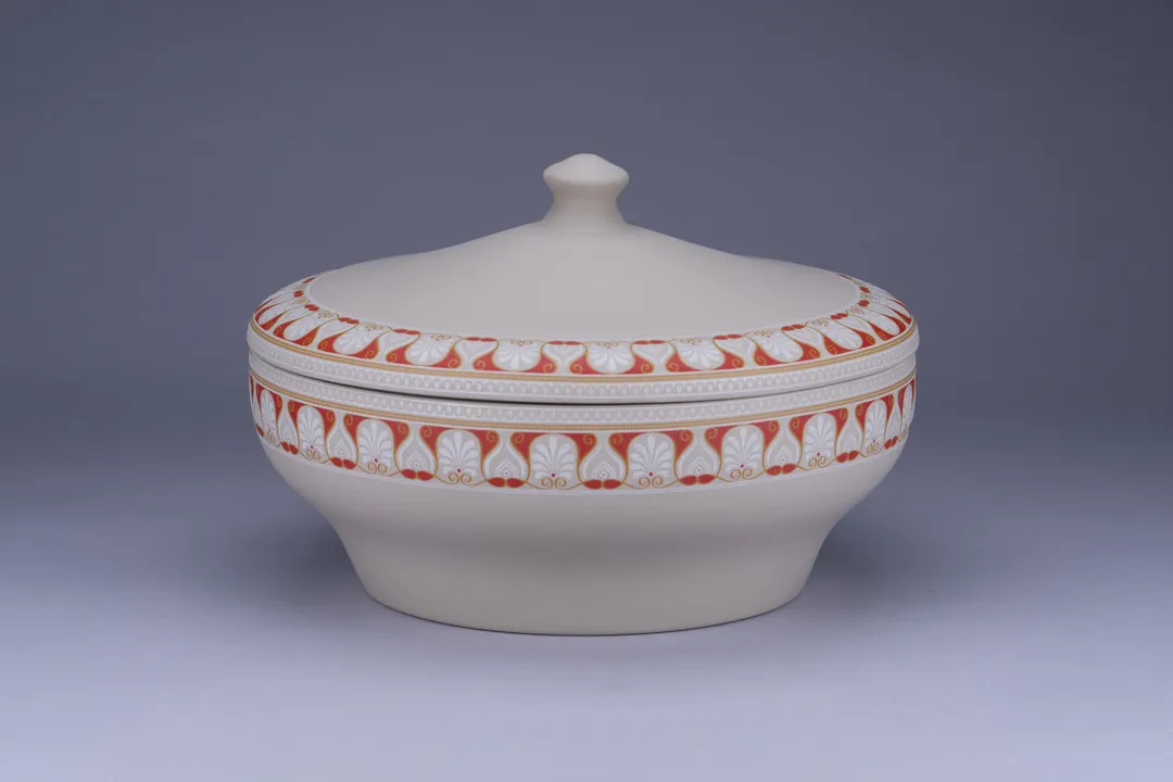 RAK Porcelain REABUCD27E19 - Soup Tureen, 116.6 oz, 10.6" Dia, Porcelain, Cover - 1/Case