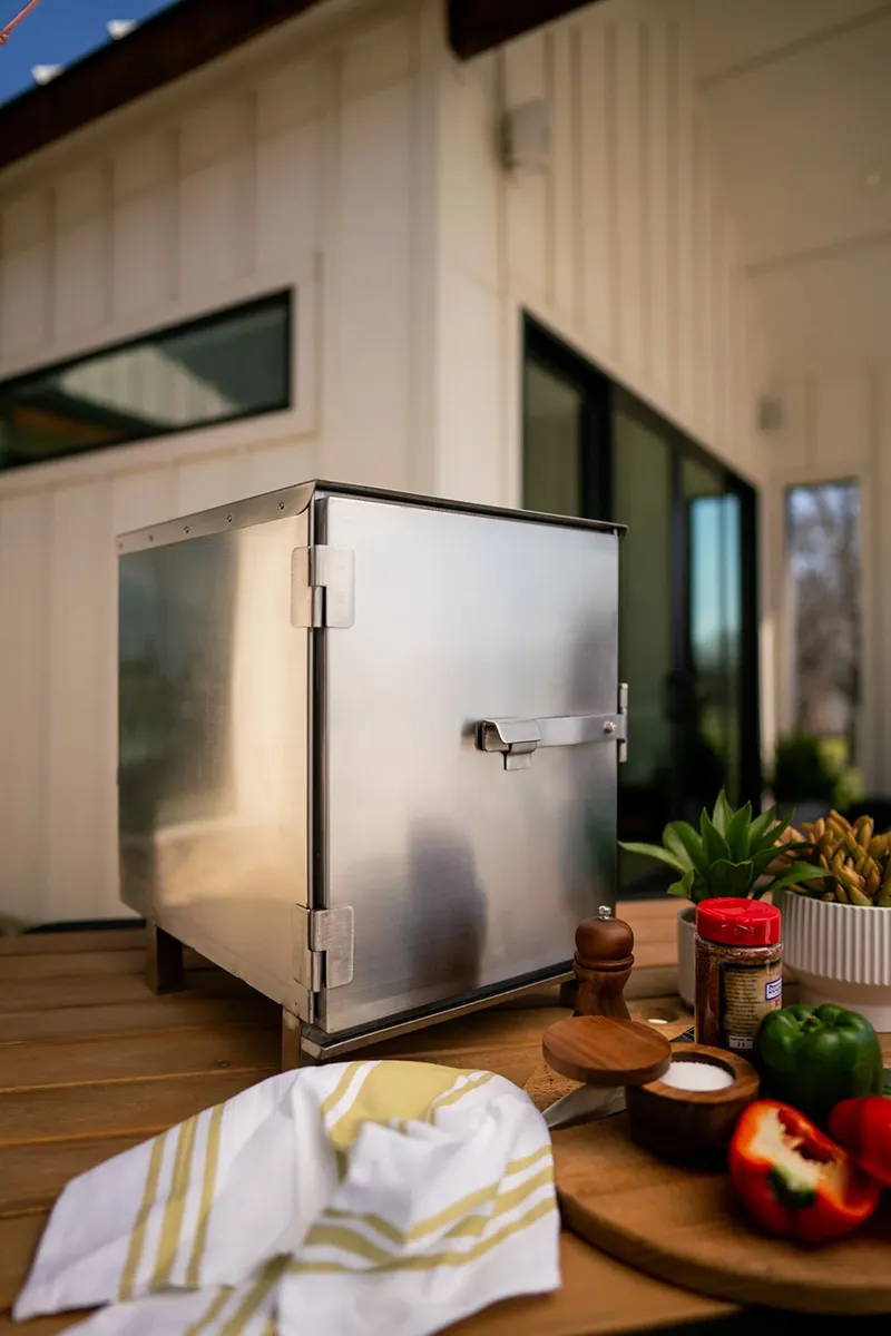 SmokinTex LIL'TEX Free Standing Electric Smoker Oven, (1) Compartment / (2) Racks - 120V