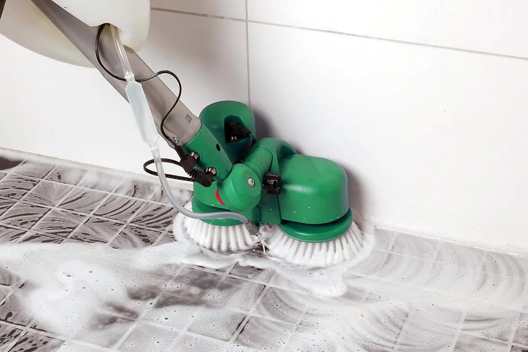 Bissell BGCC1000-KIT1 Battery Scrubber & Polisher, Dual Power Head, Water Tank