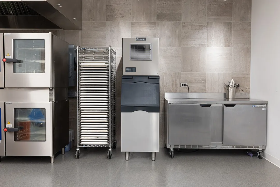 Scotsman MC0322MAX-1 Ice Maker Head, 22" Cube Style, 362 lb/24 hr Capacity, Steel, ICELINQ App