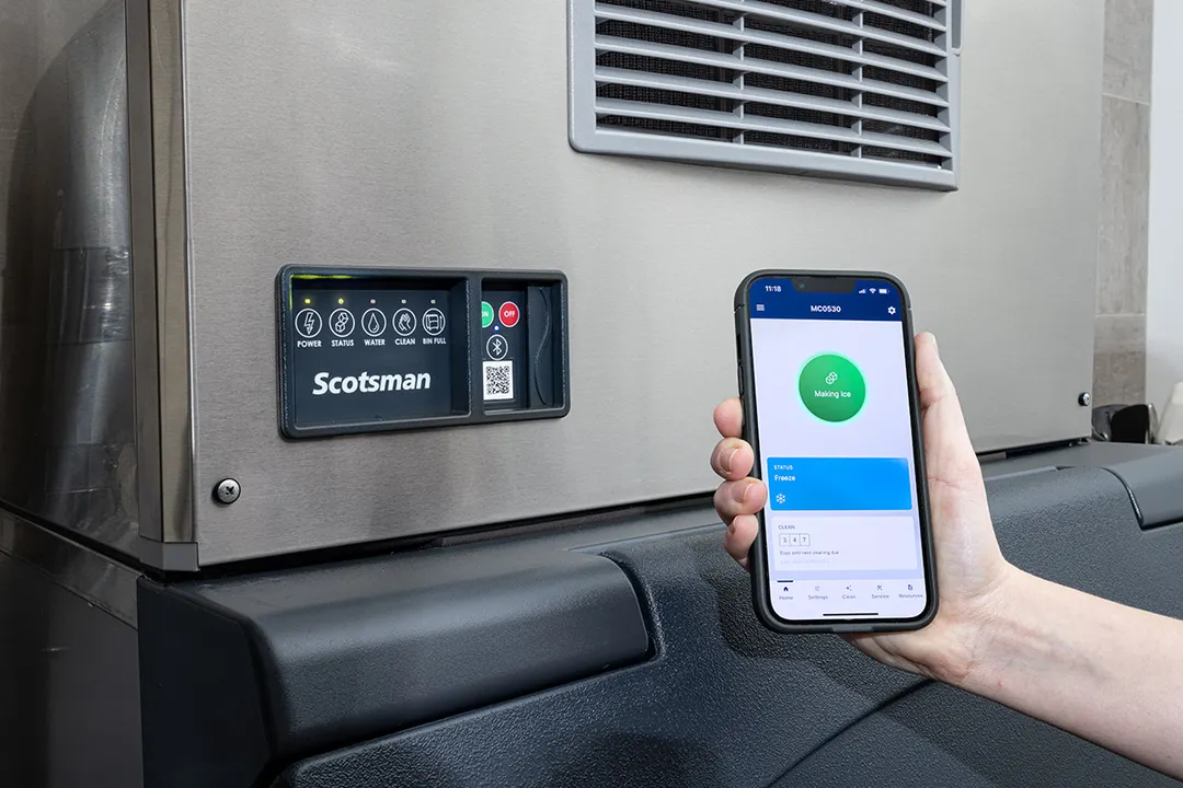Scotsman MC0330SAX-1 Ice Maker, 30-39" Wide Stainless, 365 lb/24 hr, Air-Cooled, Bluetooth ICELINQ