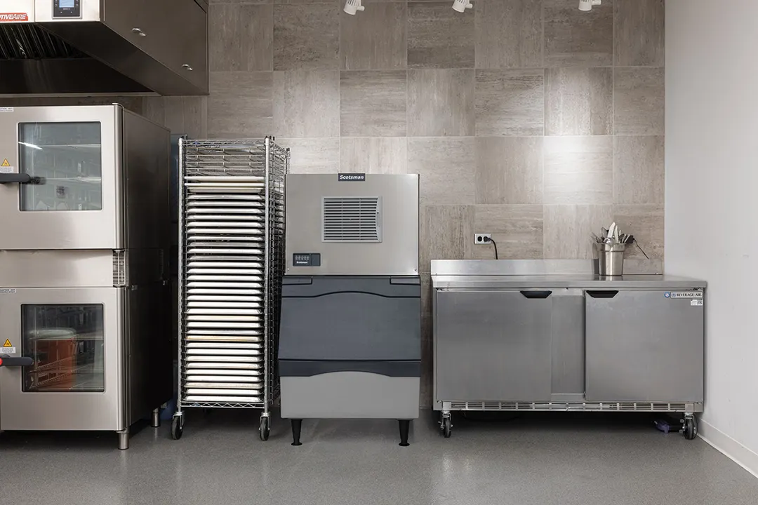 Scotsman MC0330SAX-1 Ice Maker, 30-39" Wide Stainless, 365 lb/24 hr, Air-Cooled, Bluetooth ICELINQ
