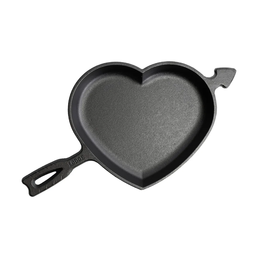 Lodge LHRTSK Skillet - Heart-Shaped, 13-2/7" W x 1-2/7" H, Single Handle, Induction Ready, Cast Iron