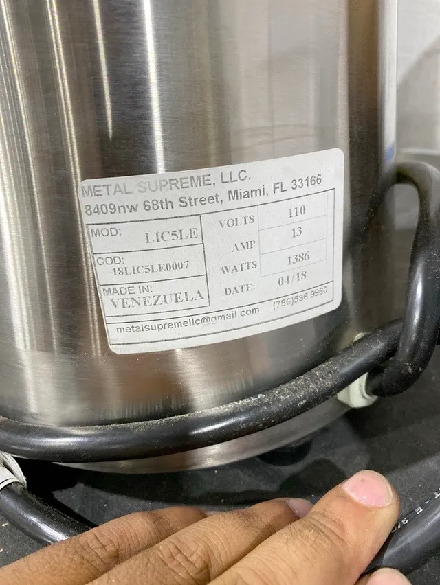AMPTO LIC5L Metal Supreme Countertop Commercial Blender, 1.3 Gallon Capacity - 3,450 Rpm - Open box