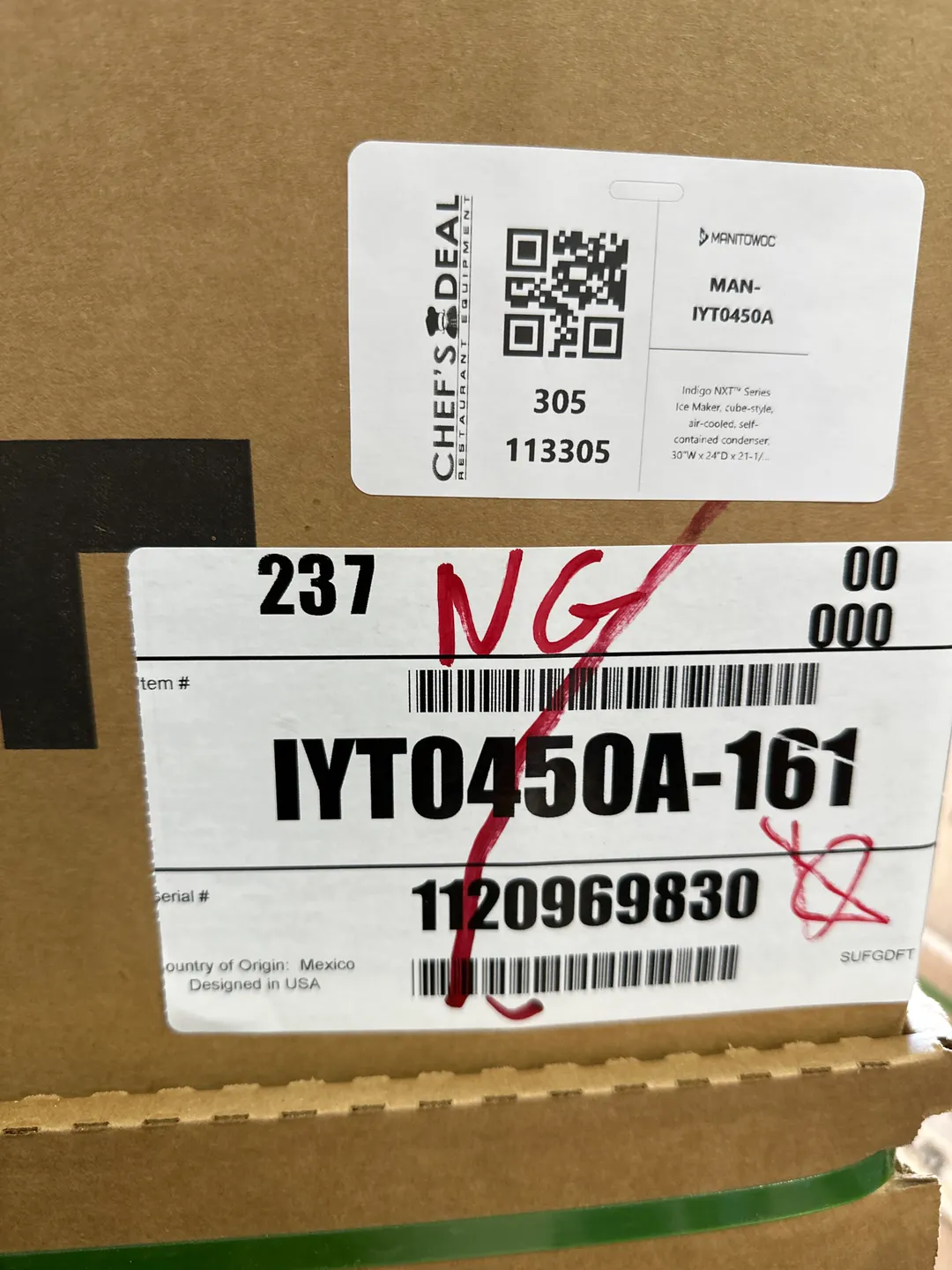 Manitowoc IYT0450A 30" Half Cube Ice Machine Head, Air Cooled, 490 lb/24 hr - Open box