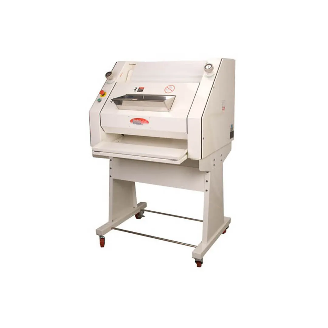 BakeMax BMFBM01 Floor Model Dough Bread Moulder, 3000 Dough Pieces/hr, 1500 Watts