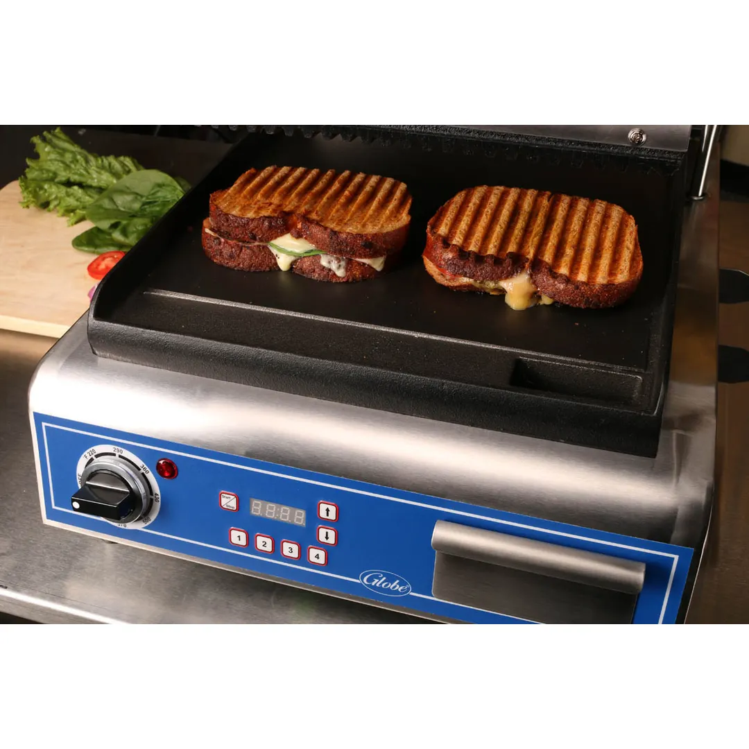 Globe GPG1410 19" Sandwich Panini Grill w/ 14" x 10" Grooved Plates, 120V