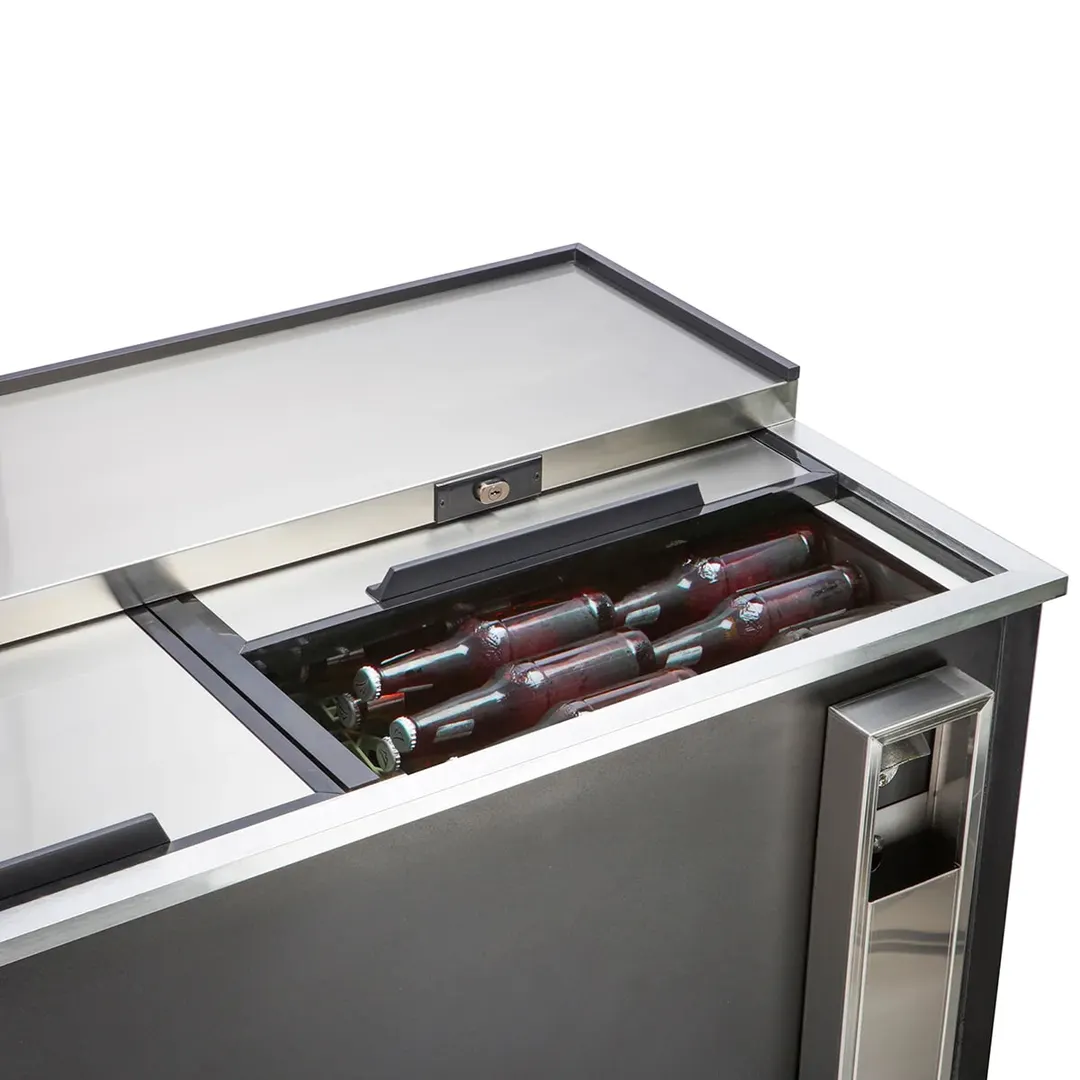 Maxx Cold MXCR50BHC 49" X-Series Bottle Cooler w/ 14.0 cu. ft., Side-Mounted Compressor