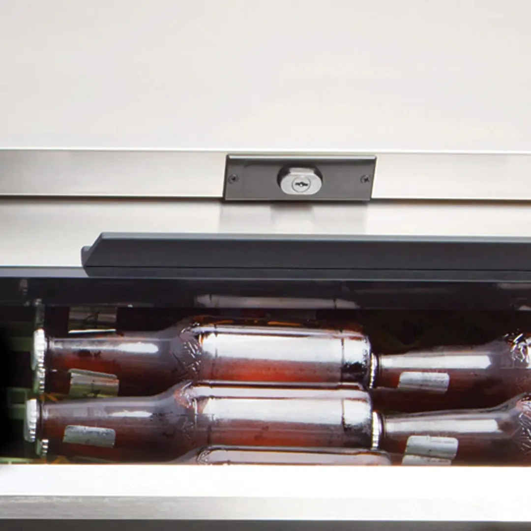 Maxx Cold MXCR50BHC 49" X-Series Bottle Cooler w/ 14.0 cu. ft., Side-Mounted Compressor