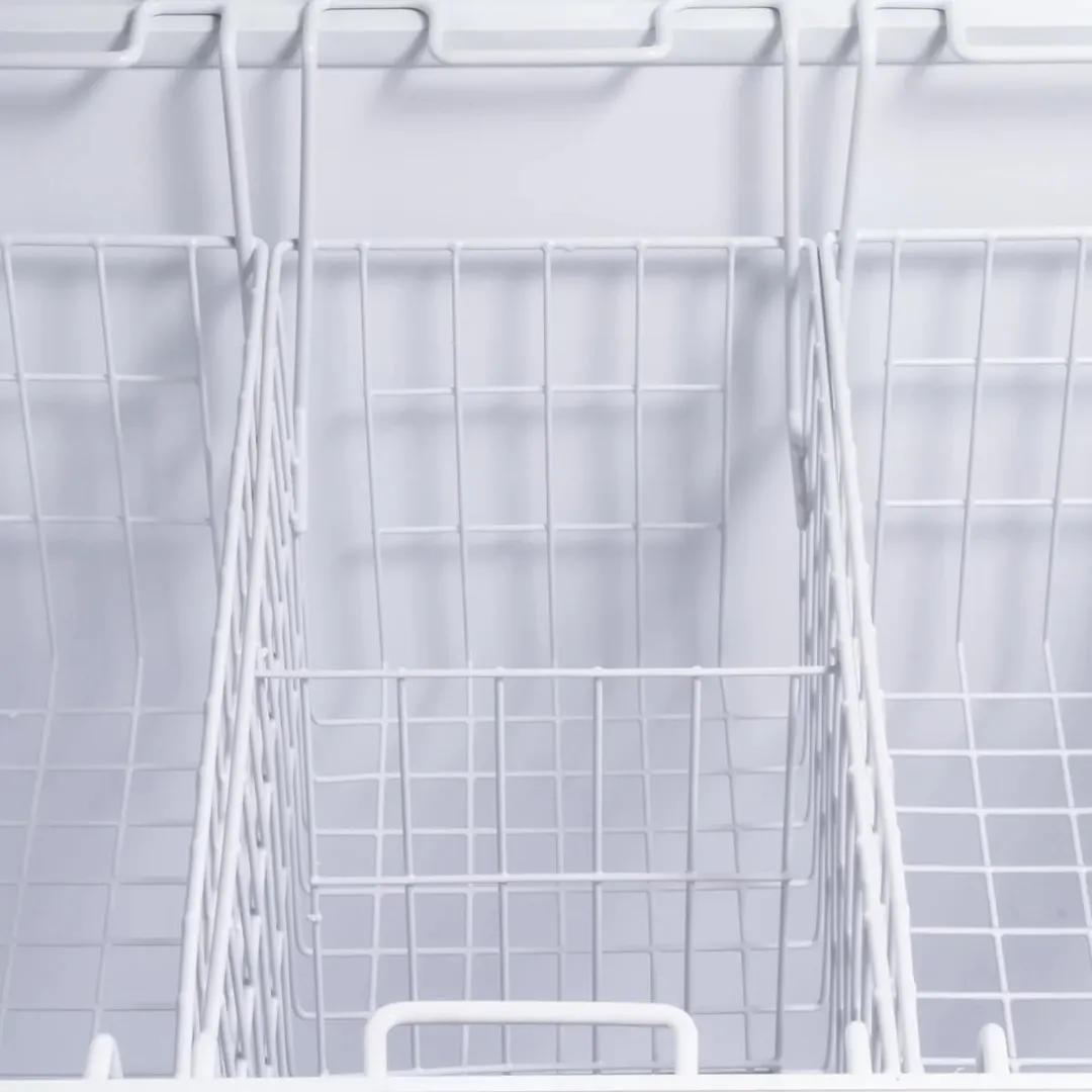 Maxx Cold MXF32CHC-3 32" Curved Lid Ice Cream Display Freezer, 4.87 cu. ft.