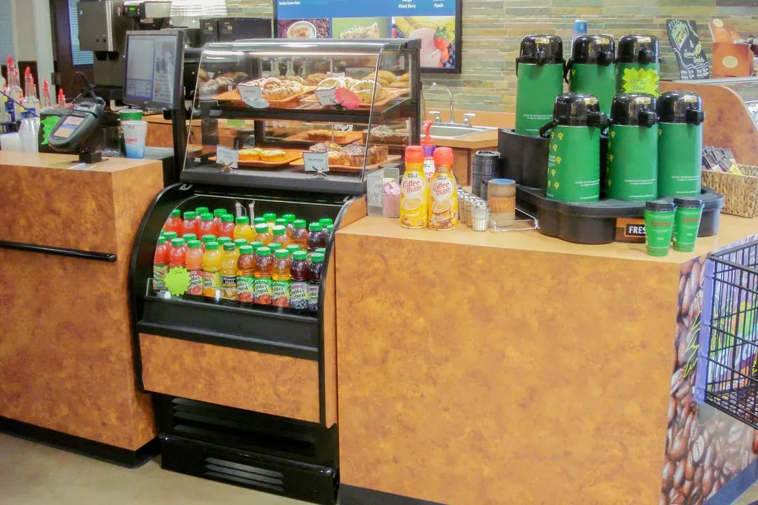 Structural Concepts COU2757R 28" Oasis Dual Service Dry / Refrigerated Bakery Case
