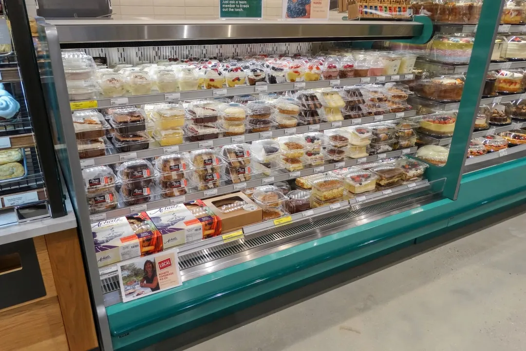 Structural Concepts GHSSV552RLB 60" Self-Serve Refrigerated Open Air Merhandiser, Remote DX Refrigeration