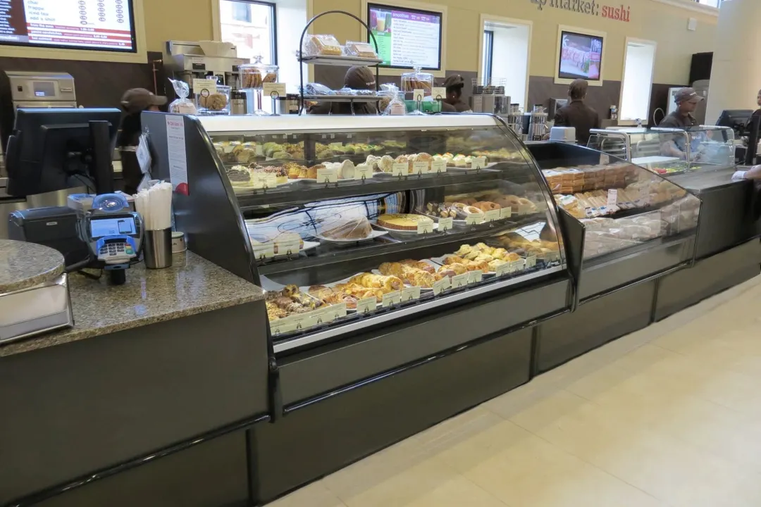 Structural Concepts GLDS5R 63" Curved Refrigerated Deli Display Case
