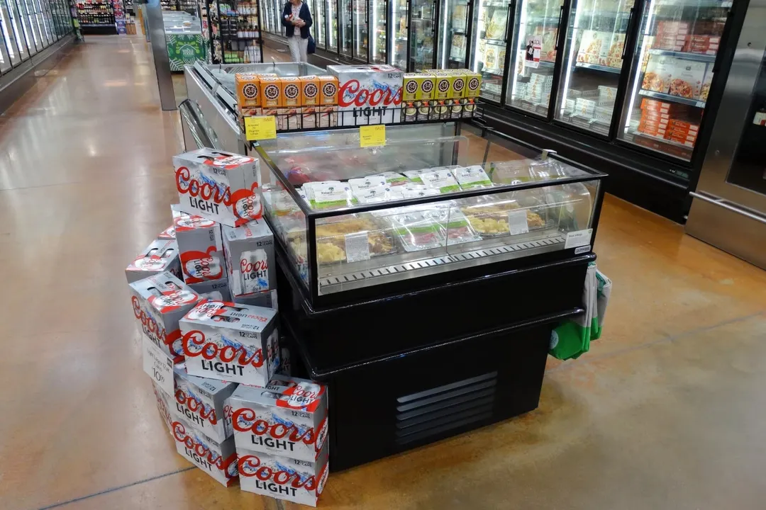 Structural Concepts MI44R 50" Self-Service Mobile Island Open Air Merchandiser, Self-Contained, Deck Only
