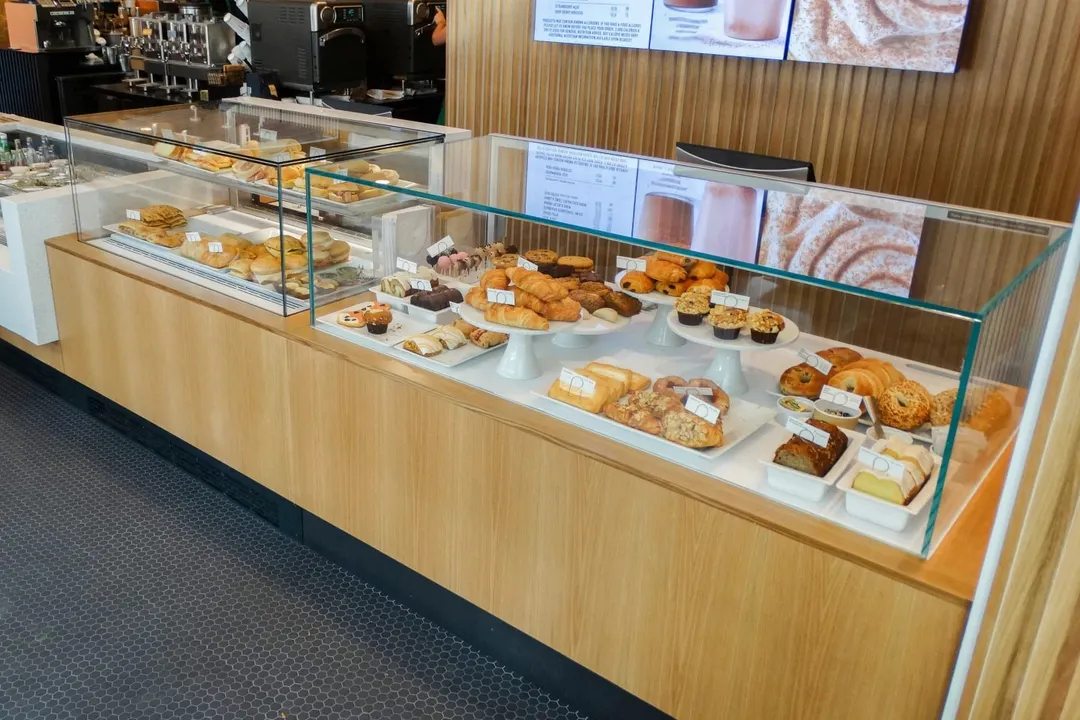 Structural Concepts NE4820DSV 48" Reveal® Service Non-Refrigerated Slide In Counter Case