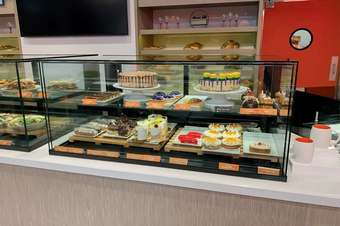 Structural Concepts NE4820RSV 48" Reveal® Full Service Refrigerated Slide In Counter Case