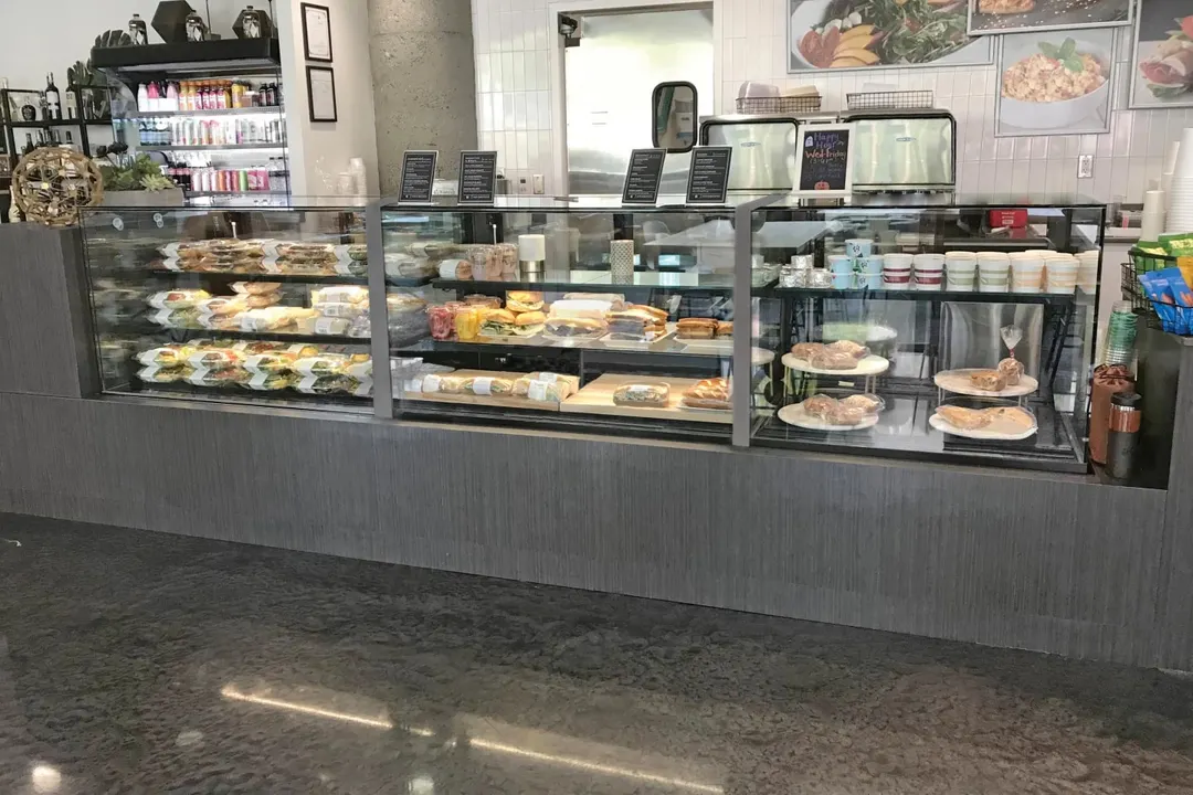 Structural Concepts NR4847RSV 48" Reveal Refrigerated Display Case