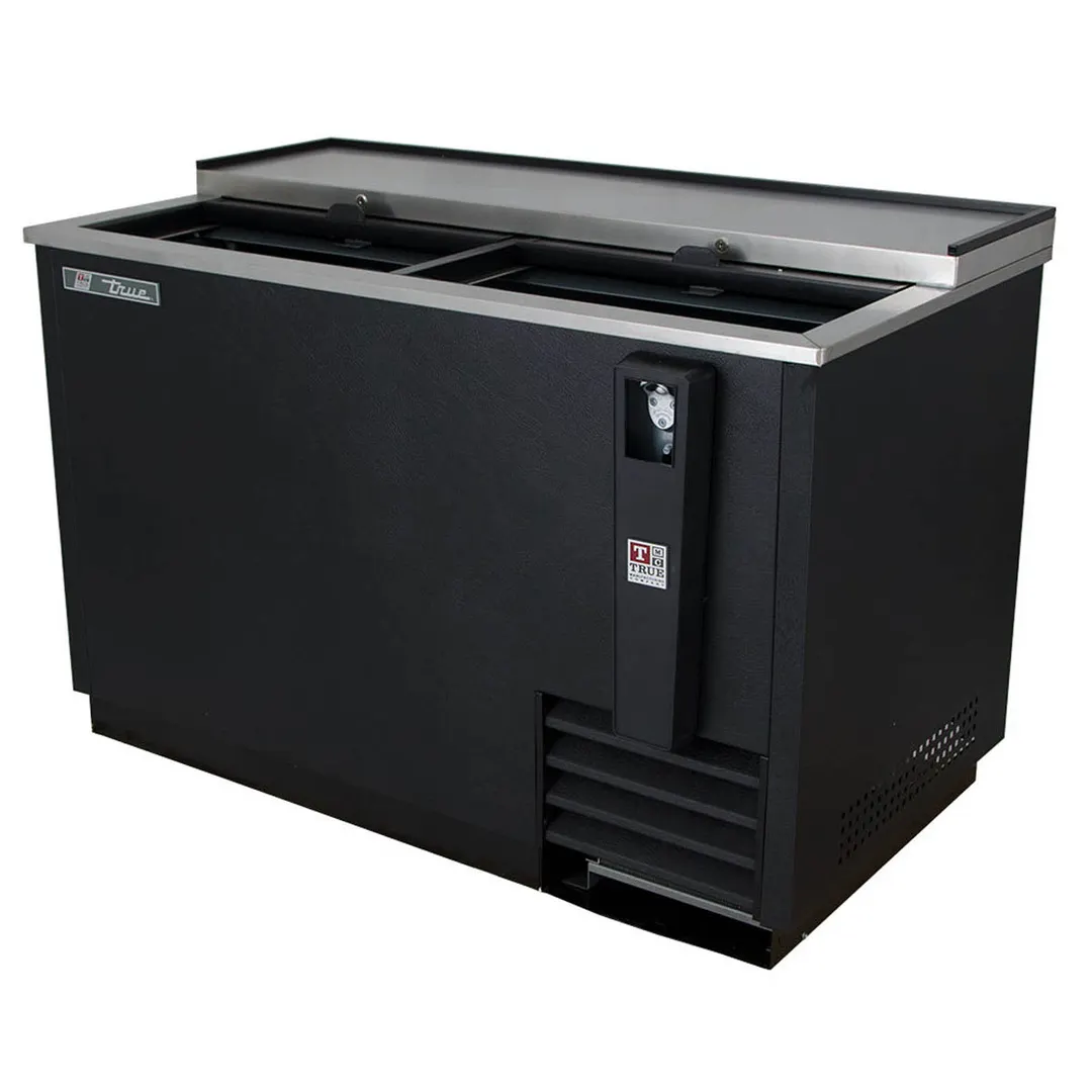 True TD-50-18-HC 49" Solid Slide Lid Deep Well Horizontal Bottle Cooler with Hydrocarbon