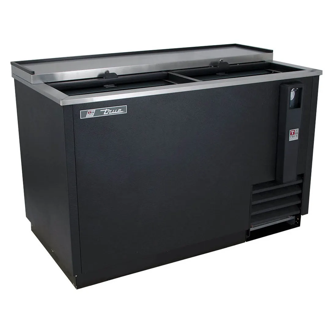 True TD-50-18-HC 49" Solid Slide Lid Deep Well Horizontal Bottle Cooler with Hydrocarbon