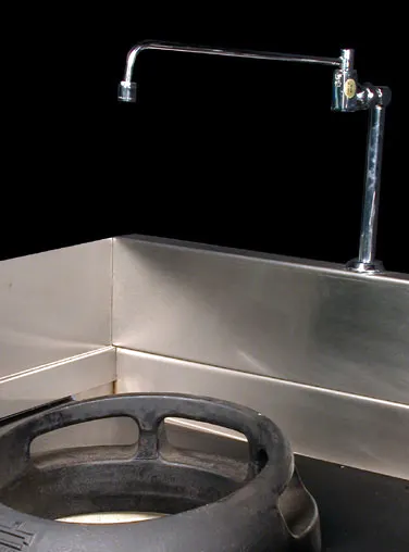 Town 228000PSF Swing Faucet, with Pedestal